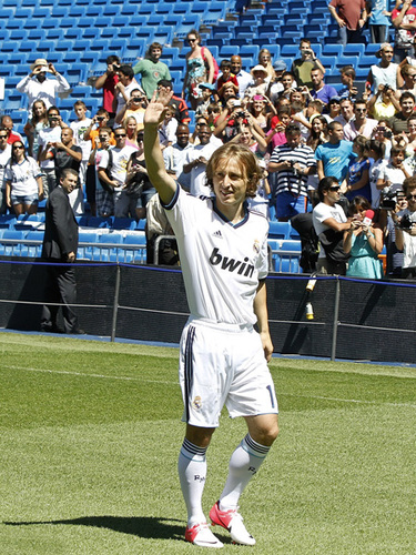 [法甲]舒尔茨双响 尼斯主场击败里昂